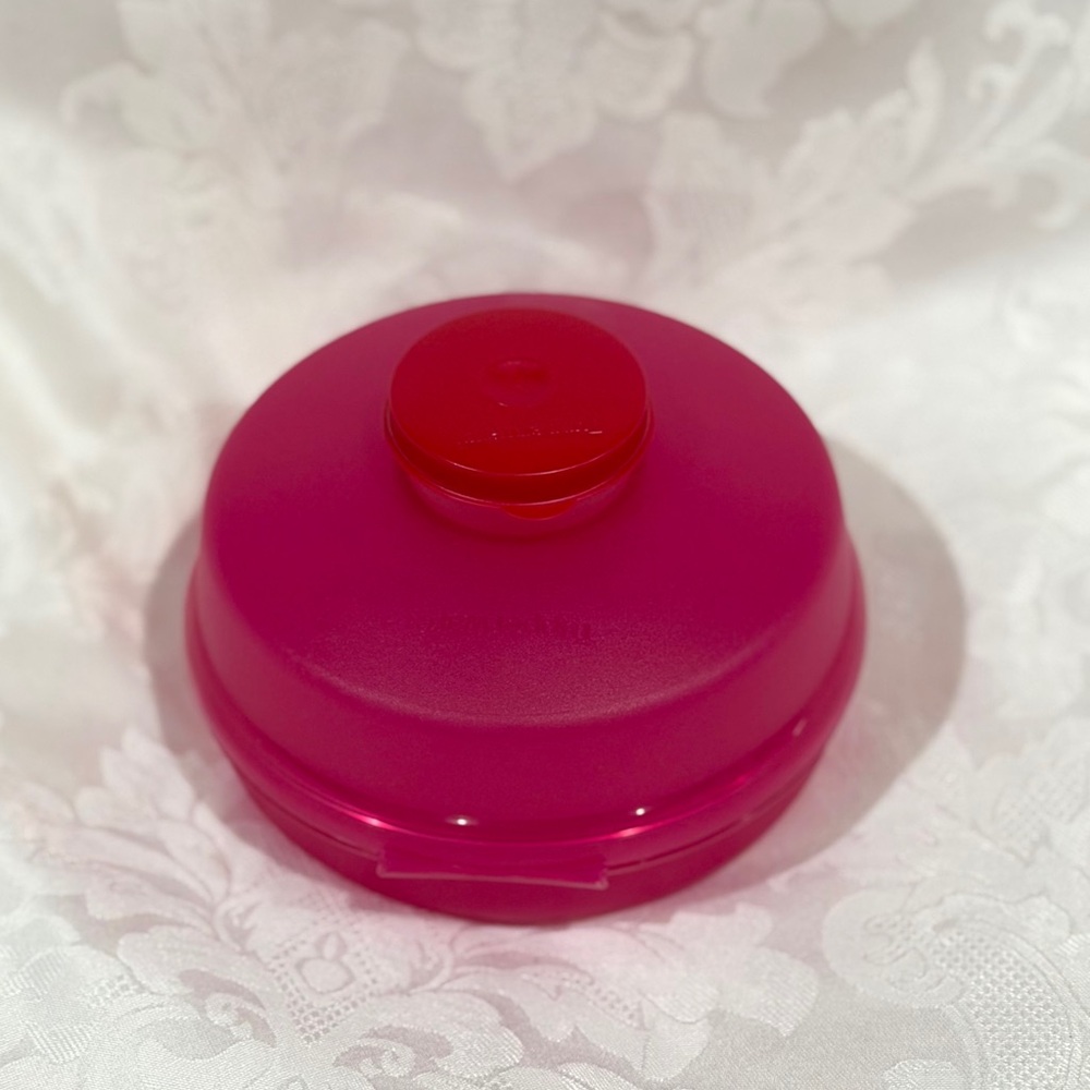 NEW!  Tupperware Fuchsia Round Container (LAST one) - Picture 2 of 7